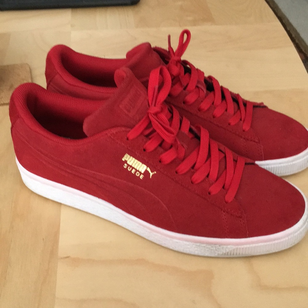 Men’s Puma Suede (Dark Red), Size 9.